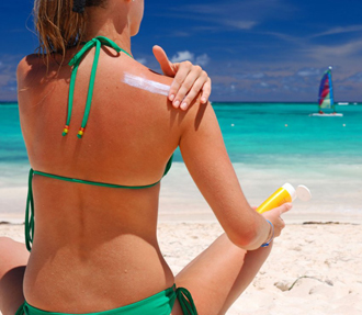 creme solari non bastano a proteggere da raggi UV