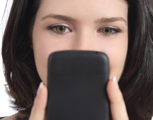 “Gli occhi preferiscono leggere su smartphone”, vero o falso?