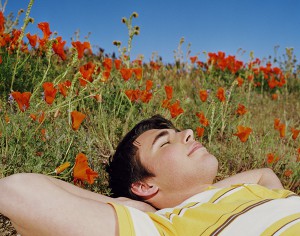 Lo sai che a primavera la melatonina, l’ormone del sonno, può causare insonnia?