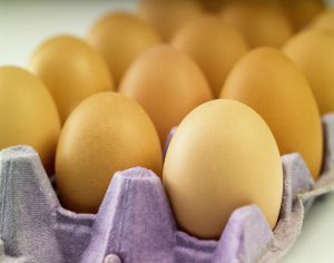 “Salmonellosi, in estate solo le uova crude sono un rischio”, vero o falso?