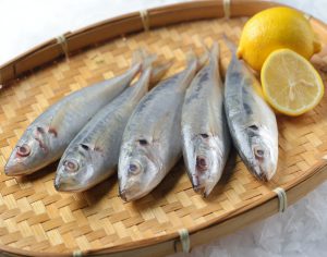 Lo sai che il limone sul pesce crudo non riduce il rischio di salmonella?