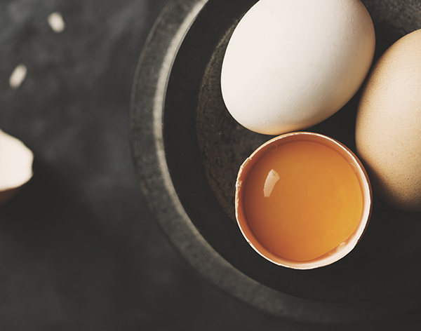 “Colesterolo alto, meglio evitare le uova”, vero o falso?