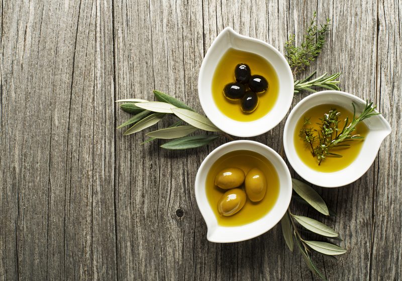 Salute del cuore, lo sai che bastano 2-6 cucchiaini di olio d’oliva al giorno?
